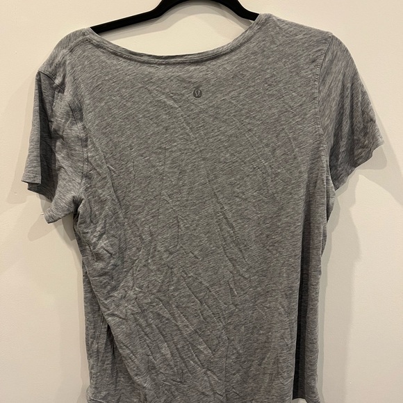 LULULEMON LOVE TEE NWOT - grey size 8 - Picture 3 of 3